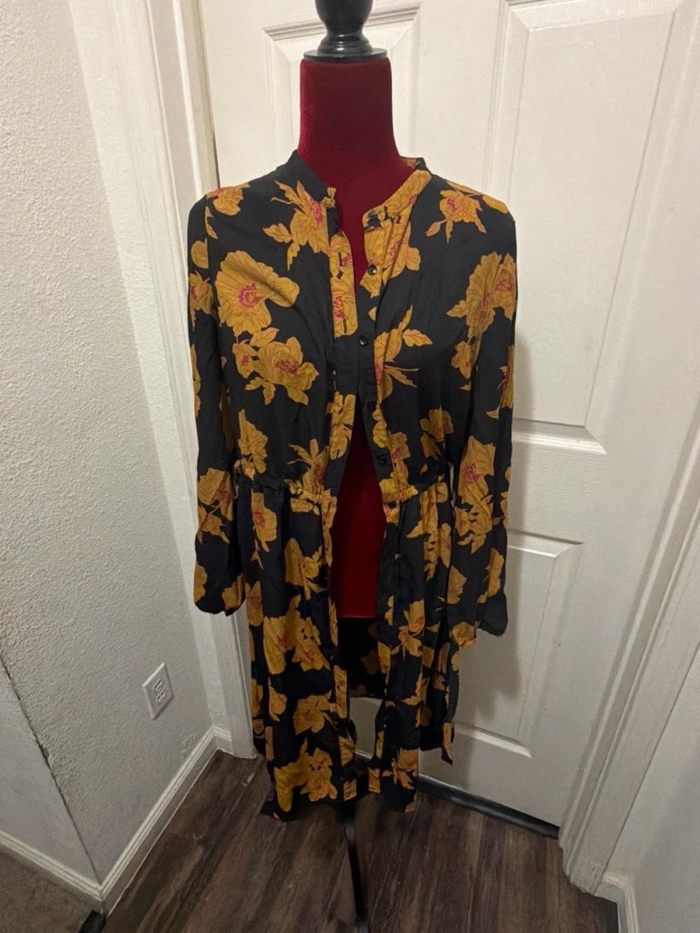 Women's Black Floral Longline Button-Front Top